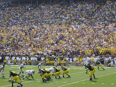 Michigan vs Western Michigan in a football game